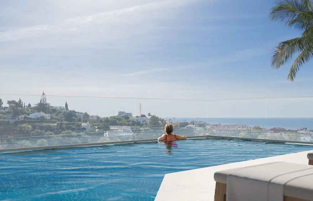 Apartment Of 95 M² With Sea View In Fuengirola