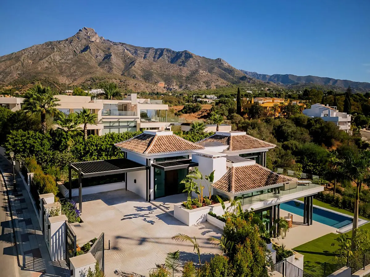 Villa Of 618 M² In Marbella, Spain