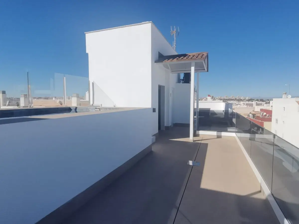 Apartment Of 93 M² In Torrevieja, Spain