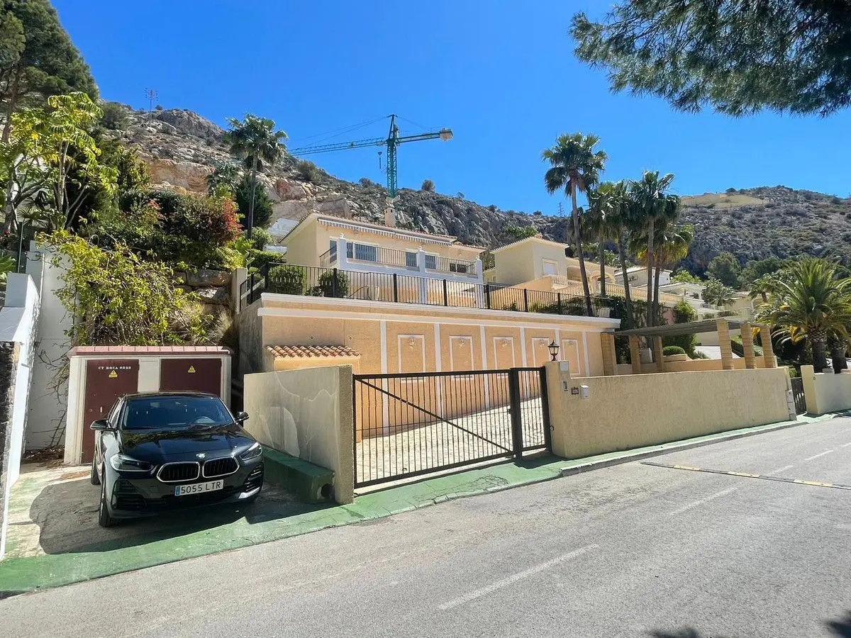 Villa Of 236 M² With Sea View In Altea, Spain