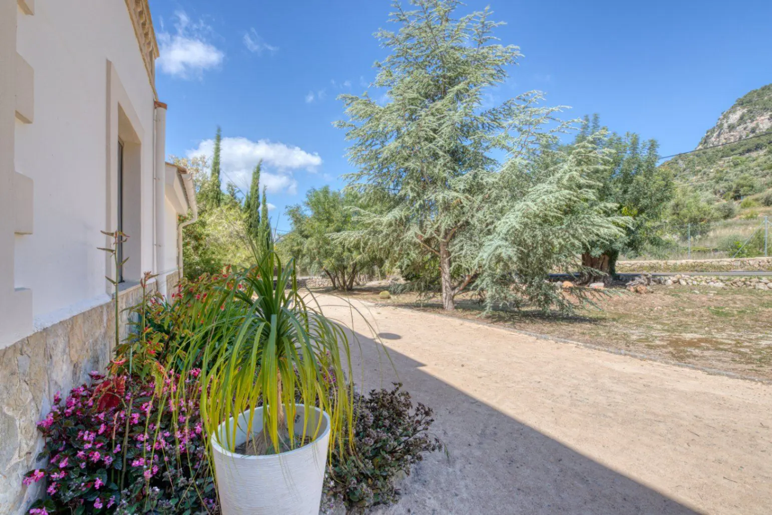 Villa 350 M² In Esporles, Spain – Mediter Real Estate