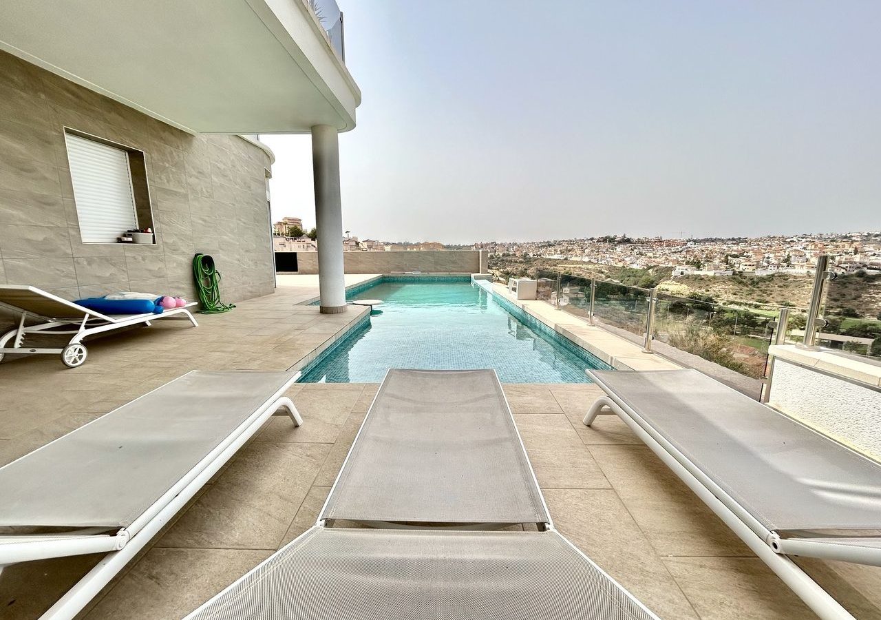 Villa Of 280 M² In Rojales, Spain