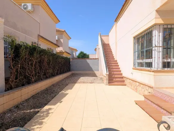Villa Of 93 M² In Algorfa, Spain