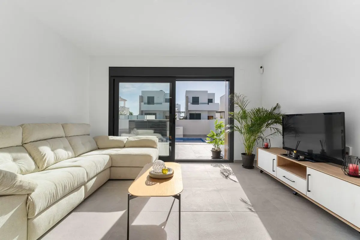 Villa Of 97 M² In Daya Nueva, Spain