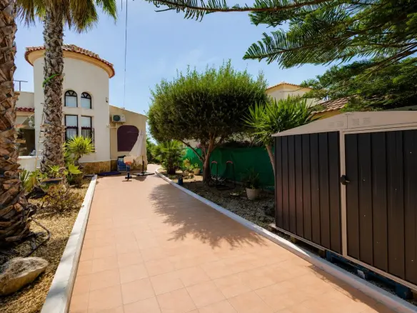 Villa Of 150 M² In San Fulgencio, Spain