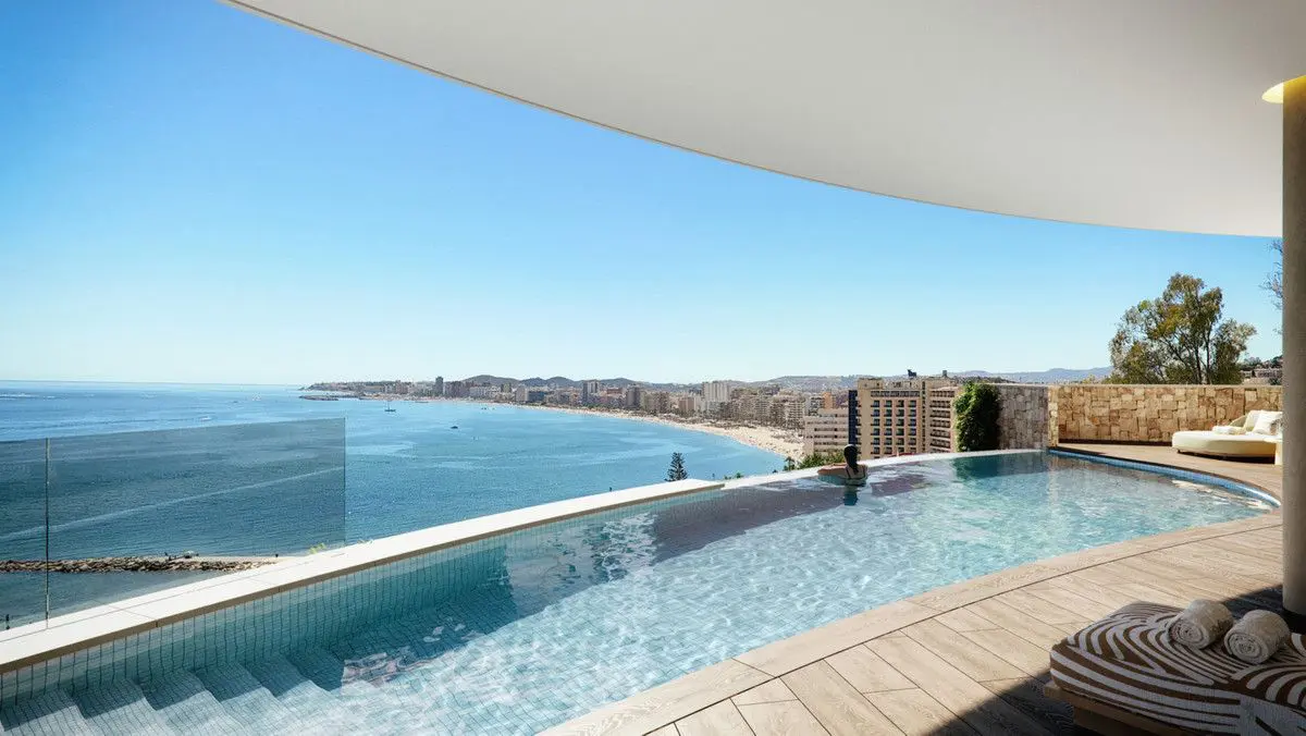 Apartment Of 133 M² With Sea Views In Fuengirola, Spain