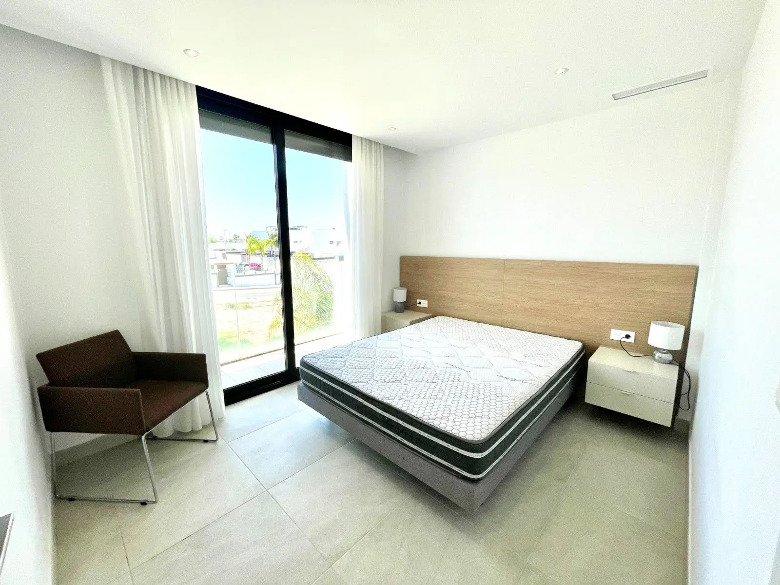 Villa Of 143 M² With No Features In Benijofar, Spain