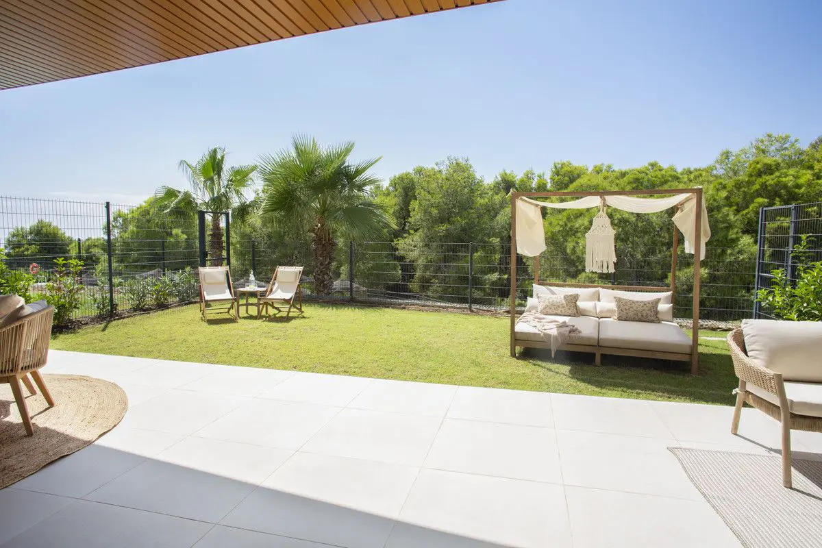 Apartment Of 84 M² With Sea View In Fuengirola, Spain