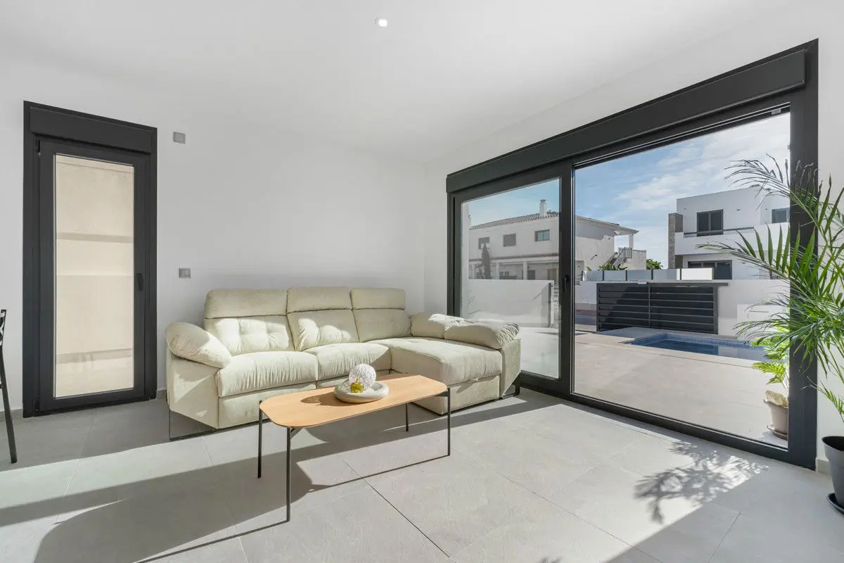 Villa Of 97 M² In Daya Nueva, Spain