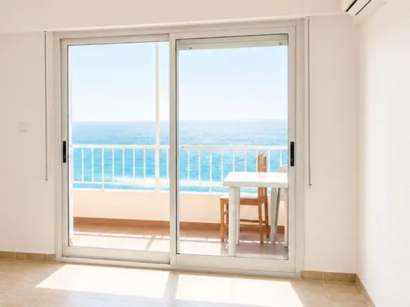 Apartment Of 95 M² In Torrevieja, Spain