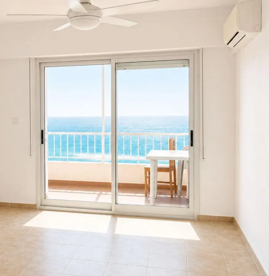 Apartment Of 95 M² In Torrevieja, Spain