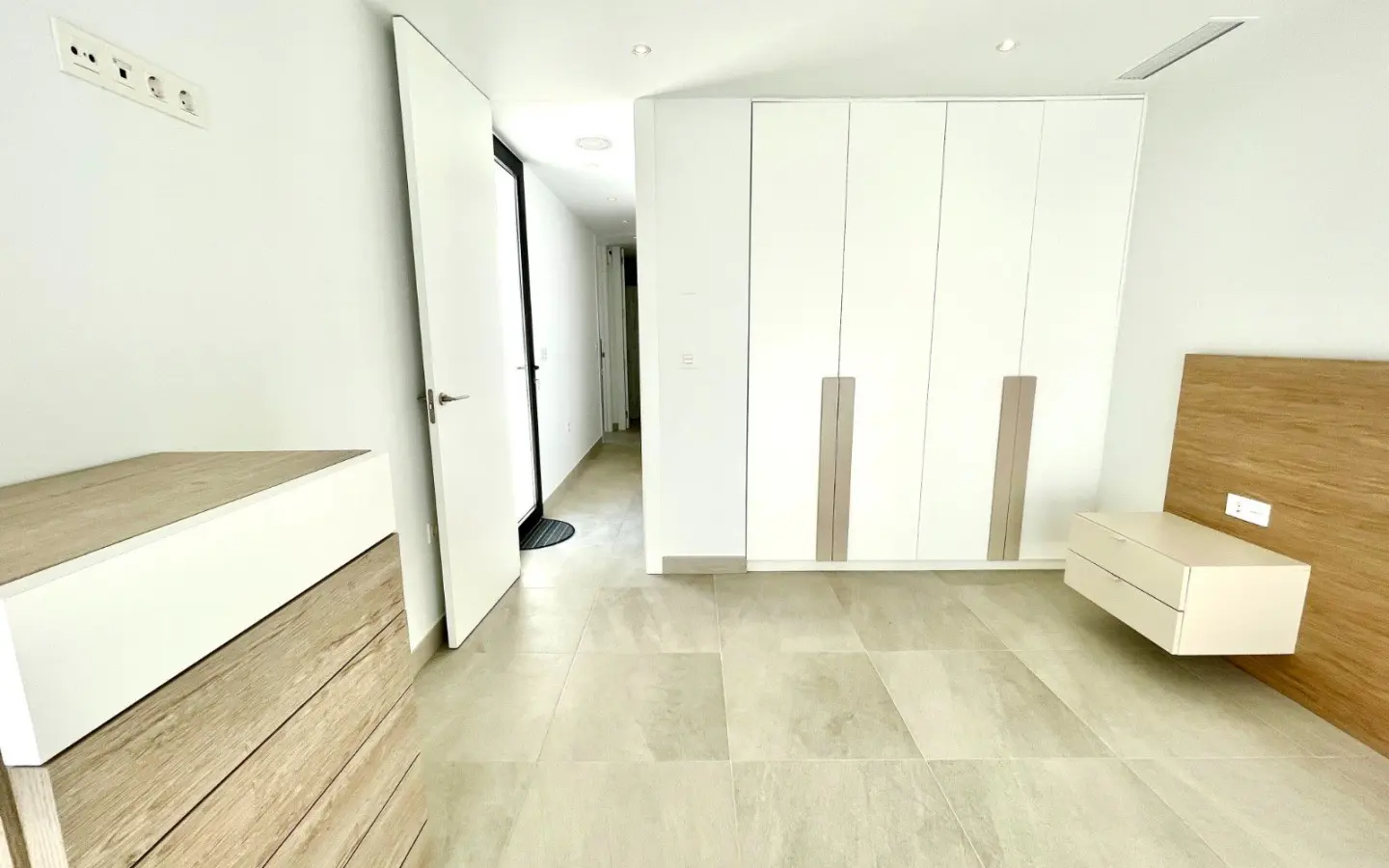 3-bedroom Villa In Benijofar, Spain (143 M²)