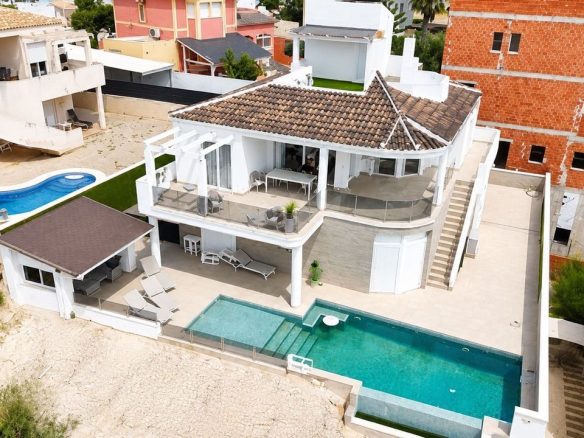 Villa Of 280 M² In Rojales, Spain
