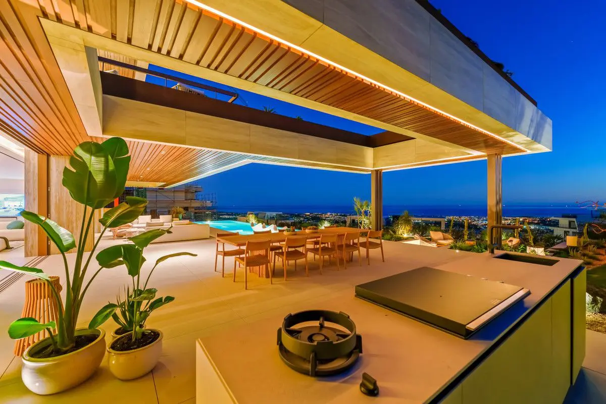Villa 881 M² In Benahavis, Spain – Mediter Real Estate