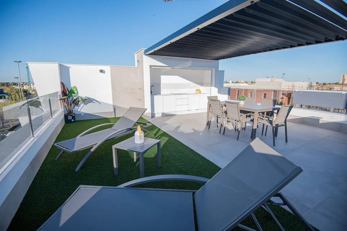 Villa Of 100 M² In Santiago De La Ribera, Spain