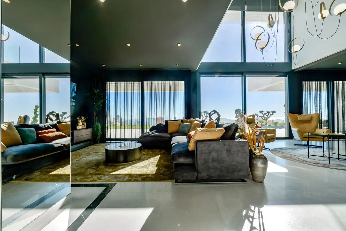 Villa Of 998 M² With Sea Views In Finestrat, Spain
