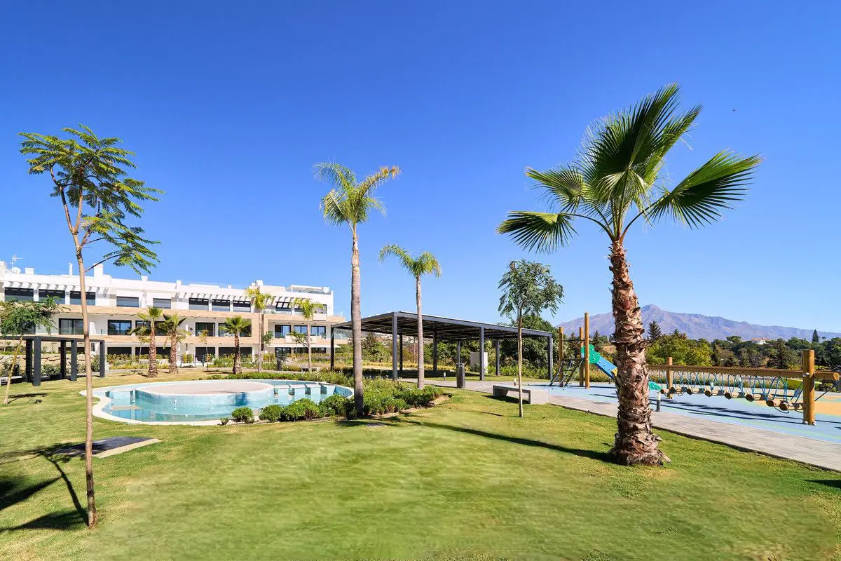 Apartment Of 92 M² In Estepona, Spain