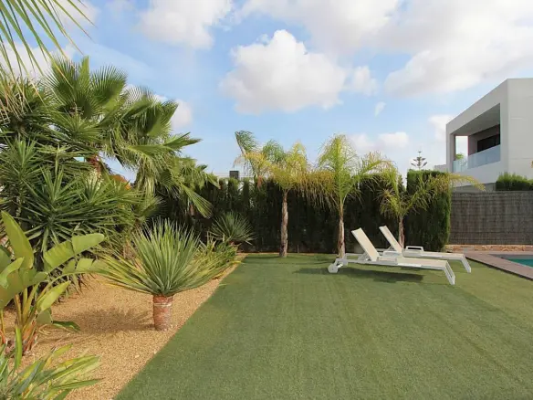 3-bedroom Villa In Rojales, Spain (160 M²)