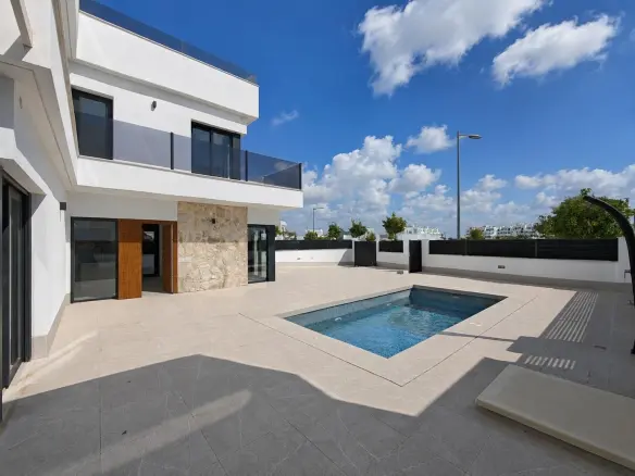 Villa Of 225 M² In Los Alcázares, Spain