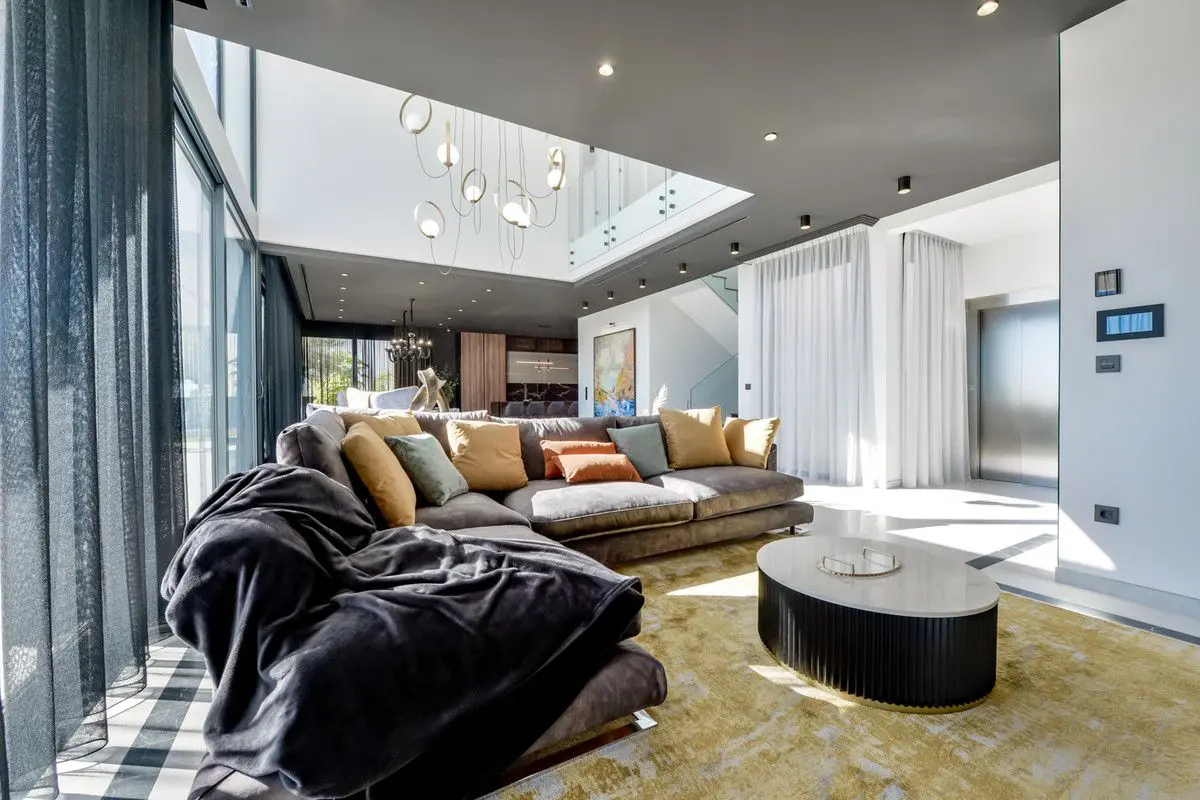 Villa Of 998 M² With Sea Views In Finestrat, Spain