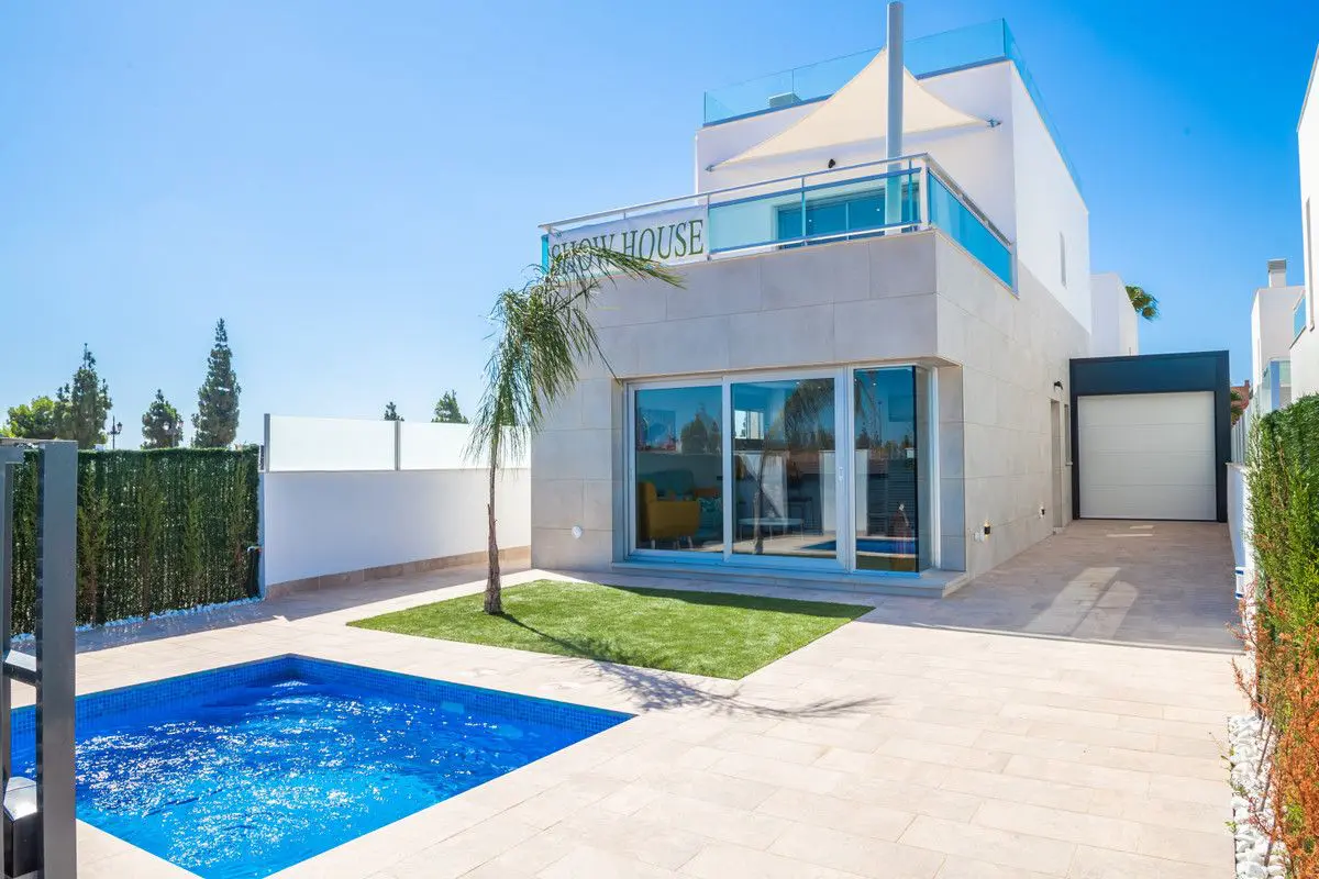 Villa Of 106 M² In Los Alcázares, Spain