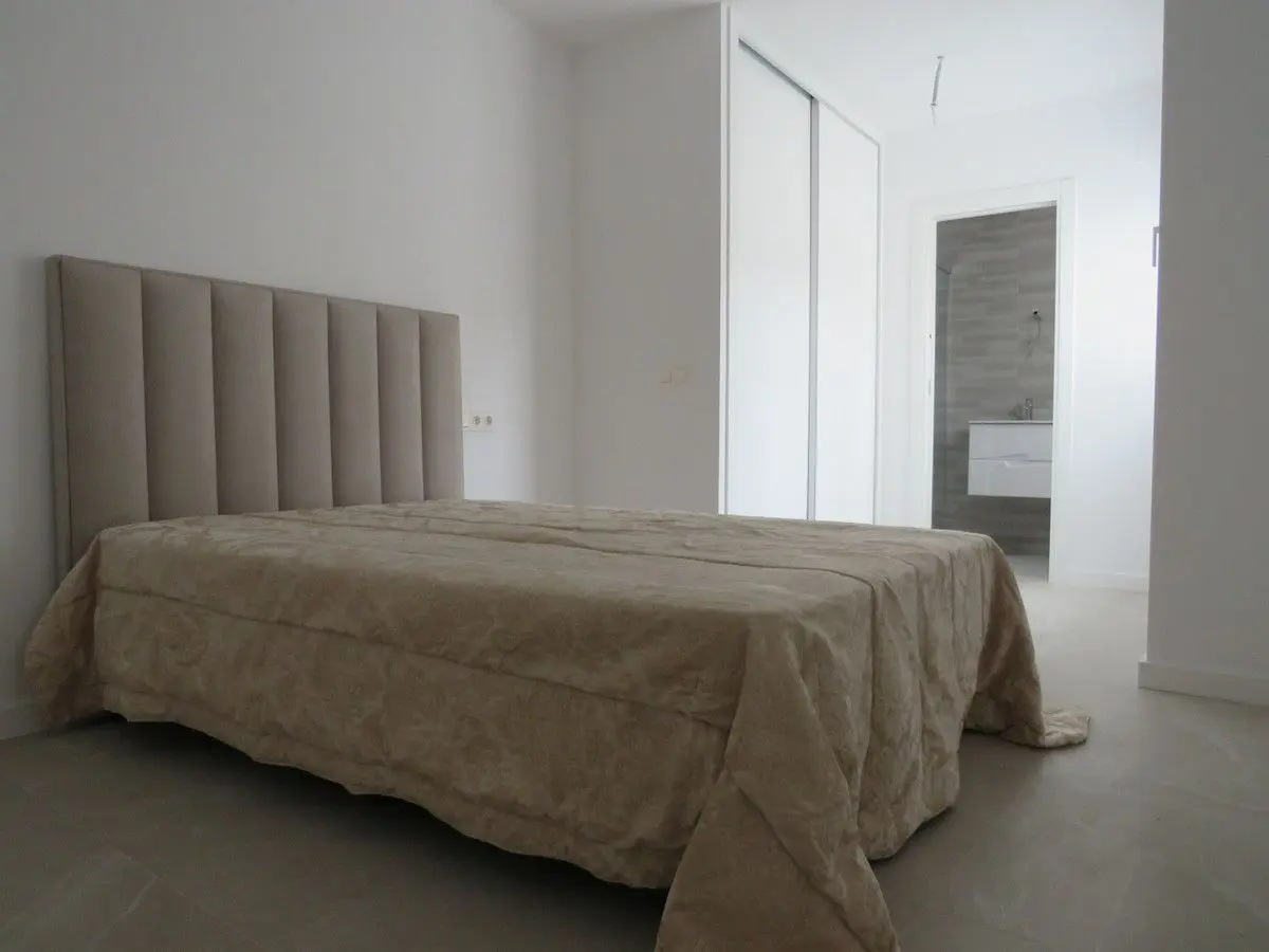 Apartment Of 126 M² With Sea View In Fuengirola