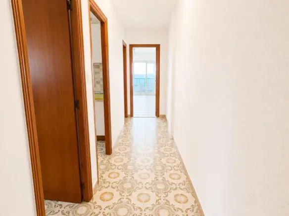 Apartment Of 95 M² In Torrevieja, Spain