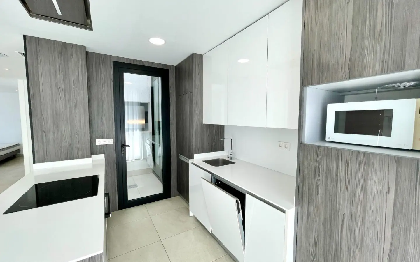 3-bedroom Villa In Benijofar, Spain (143 M²)