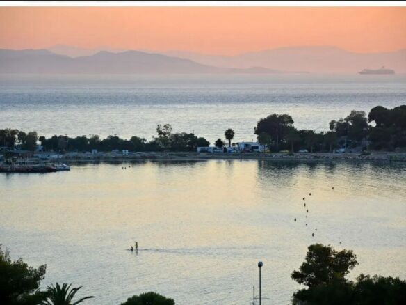 Luxury Furnished Maisonette With Panoramic Sea View, Vouliagmeni Center