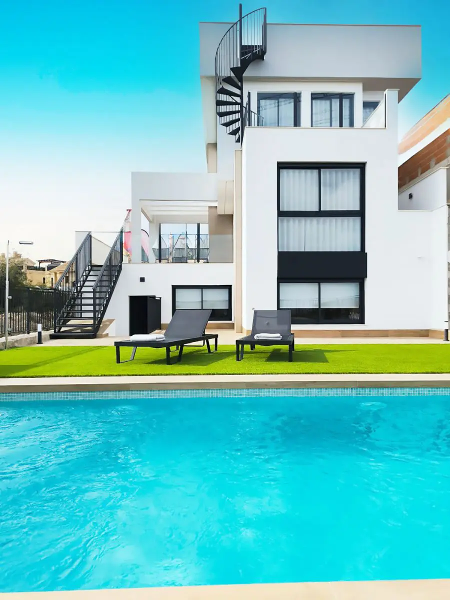 Villa Of 199 M² With [features] In Algorfa, Spain