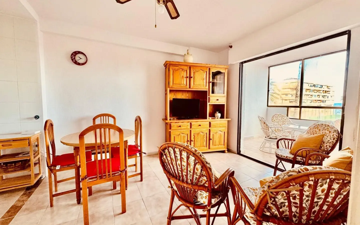 Apartment Of 77 M² With Sea View In Torrevieja, Spain