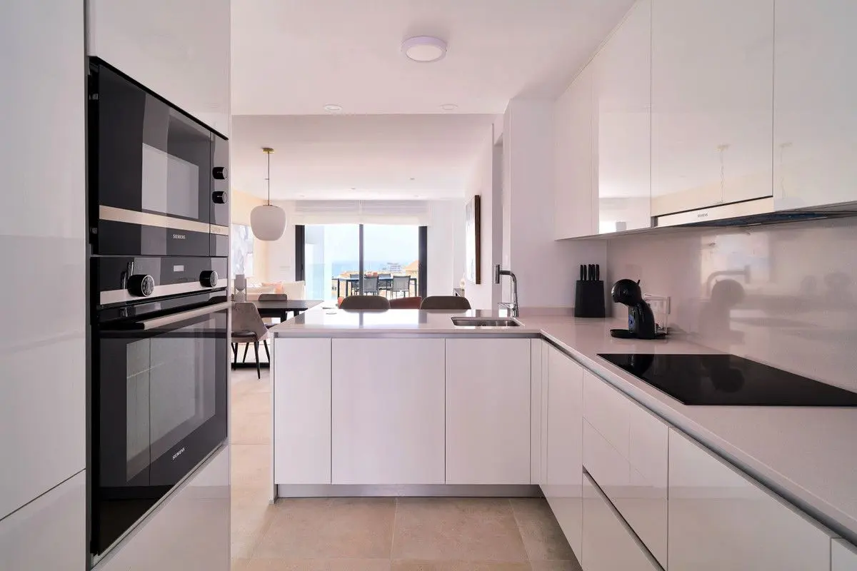 Apartment Of 84 M² With Sea View In Fuengirola, Spain