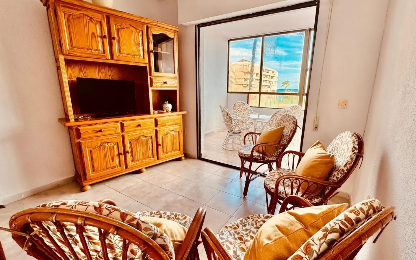 Apartment Of 77 M² With Sea View In Torrevieja, Spain