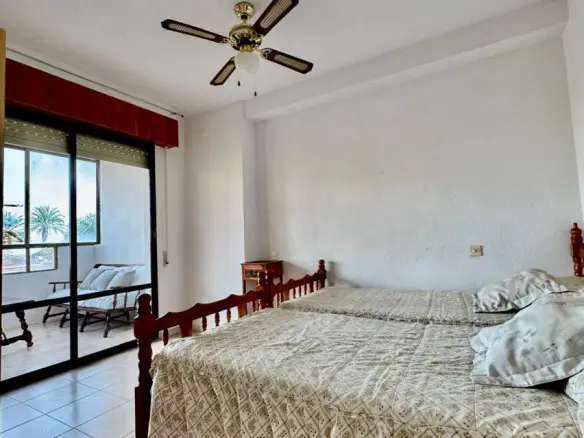Apartment Of 77 M² With Sea View In Torrevieja, Spain