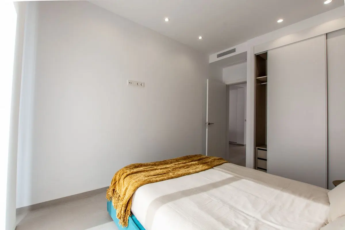Apartment Of 80 M² With Sea Views In Finestrat