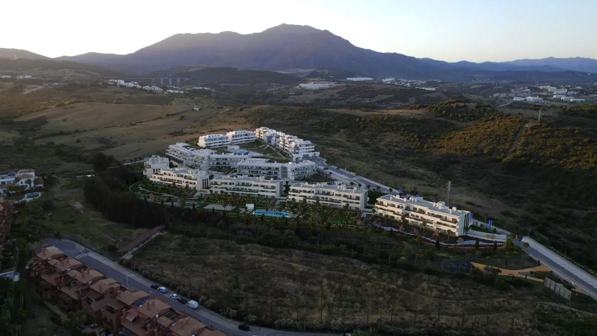 Apartment Of 90 M² In Estepona, Spain