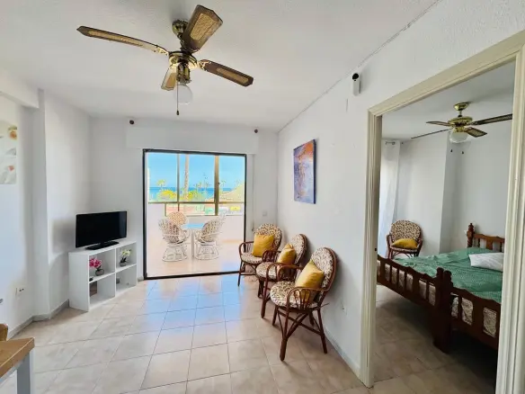 Apartment Of 77 M² With Sea View In Torrevieja, Spain