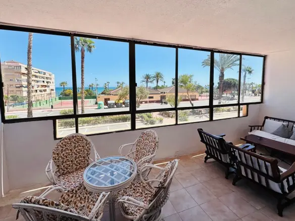 Apartment Of 77 M² With Sea View In Torrevieja, Spain