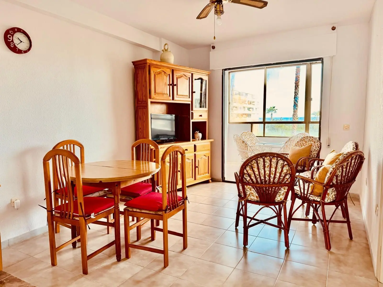 Apartment Of 77 M² With Sea View In Torrevieja, Spain