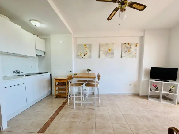 Apartment Of 77 M² With Sea View In Torrevieja, Spain