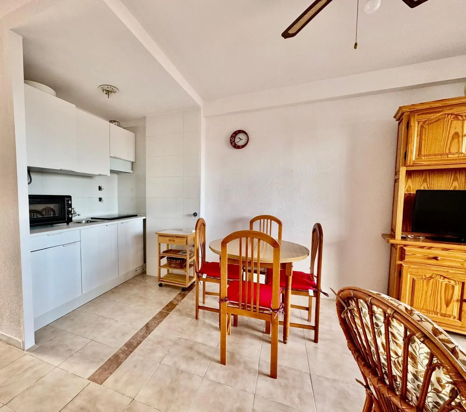 Apartment Of 77 M² With Sea View In Torrevieja, Spain