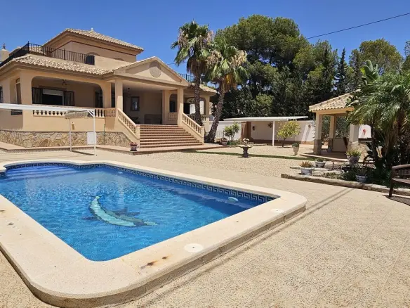 Villa 406 M² In Pilar De La Horadada, Spain – Mediter Real Estate