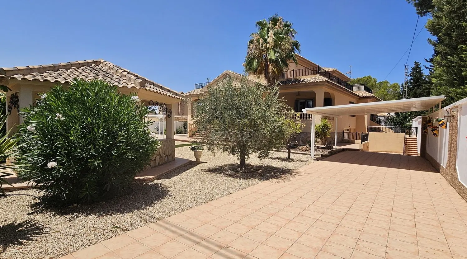 Villa 406 M² In Pilar De La Horadada, Spain – Mediter Real Estate