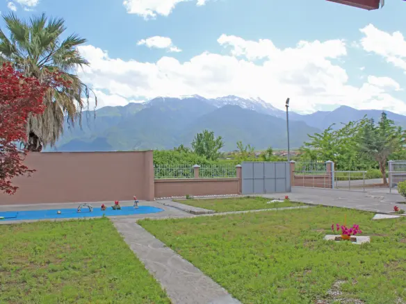 Detached House Of 160 M² With Olympic Coast Features In Olympic Coast