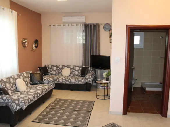 Detached House Of 160 M² With Olympic Coast Features In Olympic Coast
