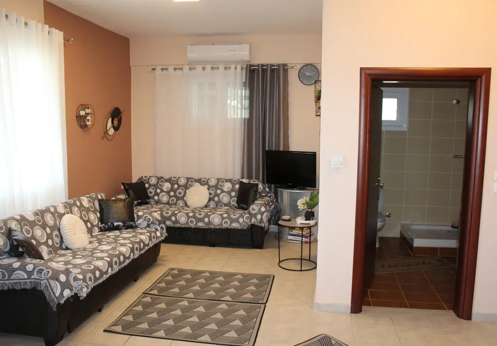 Detached House Of 160 M² With Olympic Coast Features In Olympic Coast
