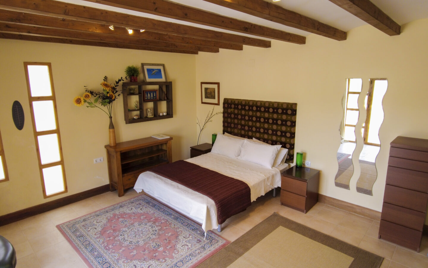 Mediterranean Villa Of 700 M² With Multi-functional Retreat In Salinas/sax, Alicante