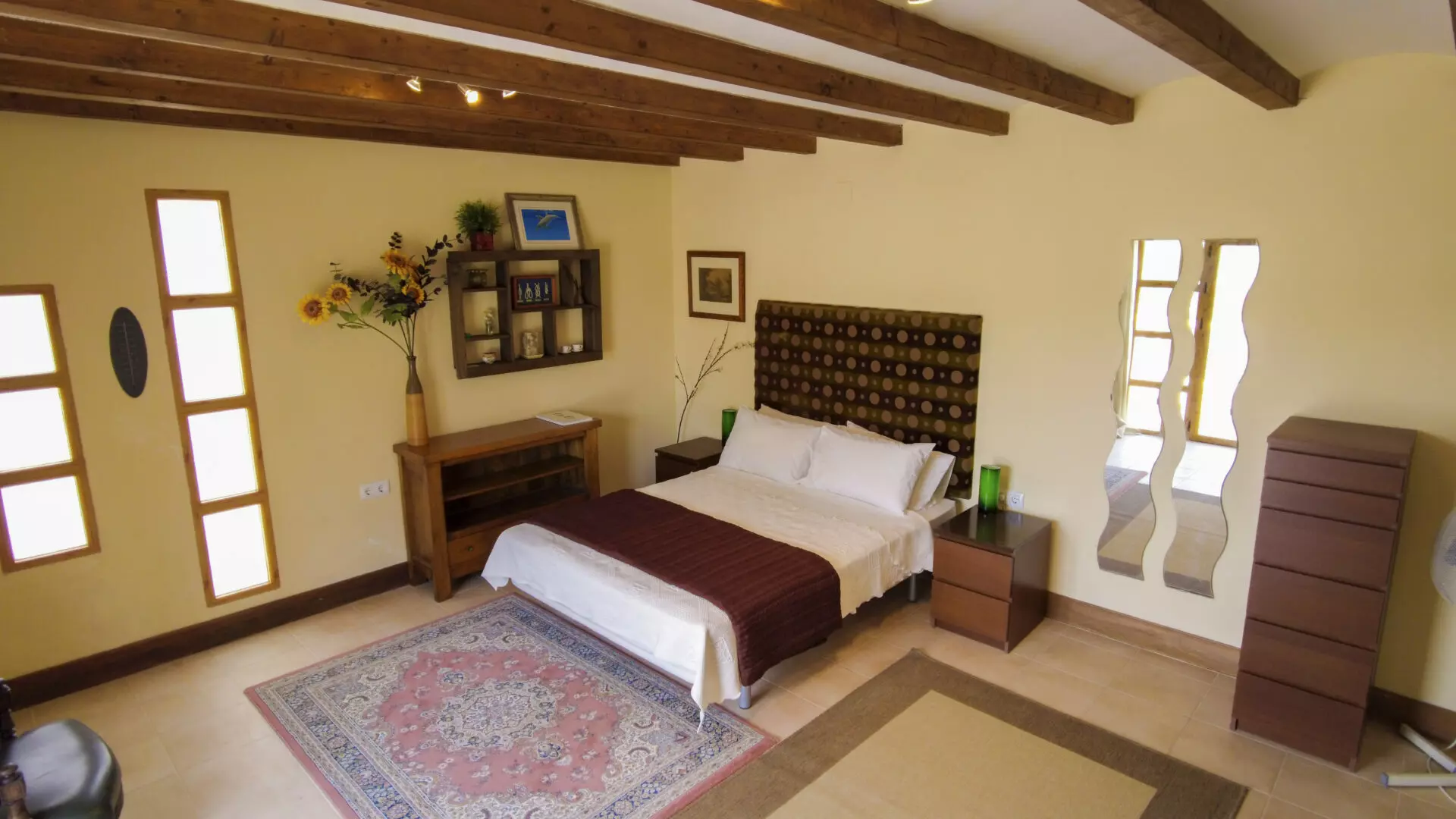 Mediterranean Villa Of 700 M² With Multi-functional Retreat In Salinas/sax, Alicante