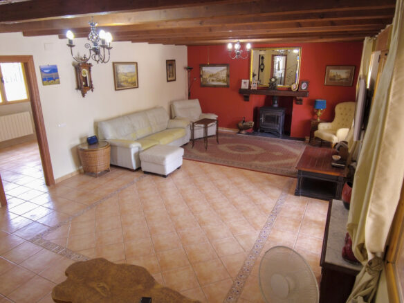 Mediterranean Villa Of 700 M² With Multi-functional Retreat In Salinas/sax, Alicante