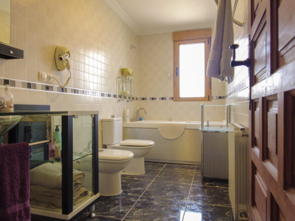 Mediterranean Villa Of 700 M² With Multi-functional Retreat In Salinas/sax, Alicante